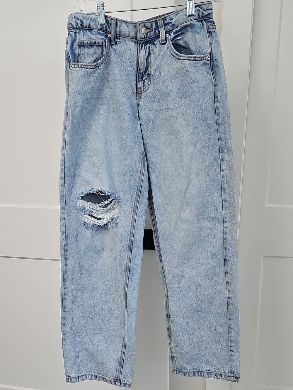 Wild Fable Wide Leg Size 2 Classic Light Blue Distressed  Jeans 28 W 28 Inseam